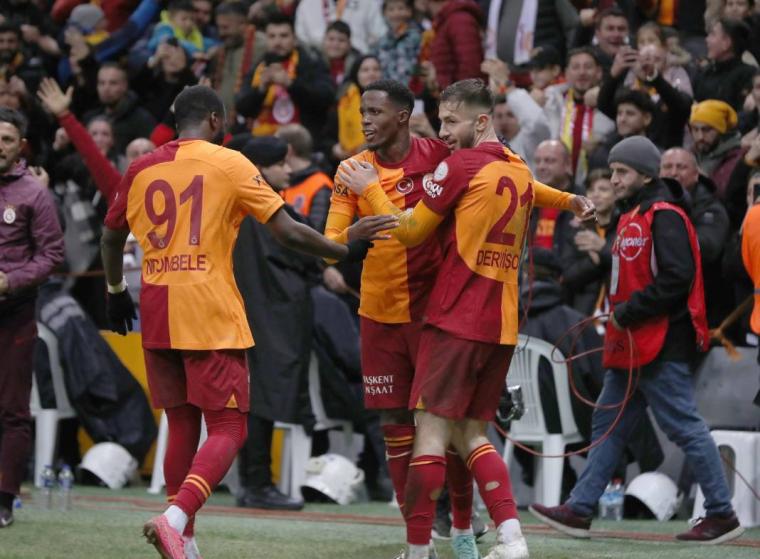 Aslan 3 puanı 3 golle aldı! 7